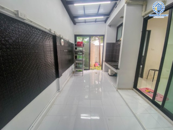 *****ทาวน์โฮมมือสองทำเลโชคชัย 4 กรุงเทพมหานคร ม. Cozy by BNTD โชคชัย 4 #หลังมุม เนื้อที่กว้างขวางถึง 28.1 ตร.ว. ฟังก์ชัน 3 ห้องนอน 3 ห้องน้ำ 2 ที่จอดรถ บนทำเลดี เดินทางสะดวกมาก พร้อมเชื่อมต่อหลายเส้นทาง ใกล้ทางด่วน "รามอินทรา"